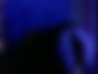 Live cam show with Gwen - Hairy Pussy Red Hair on friskycurves.com