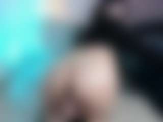 Live cam show with Bella - Big Tits on livesexfox.com