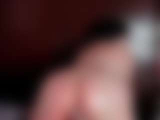 Live cam show with Bella - Fingers on CamwithHer