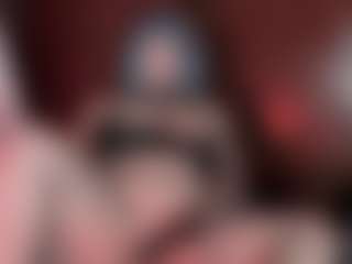 Live cam show with Bella - Butt Plug on livesuperchat.net