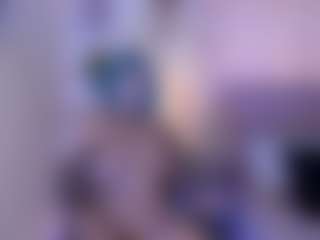Live cam show with Bella - Teen (18+) on Dolls Live