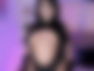 Bella's Live Sex Cam Show