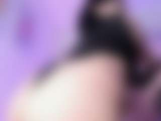 Bella's Live Sex Cam Show