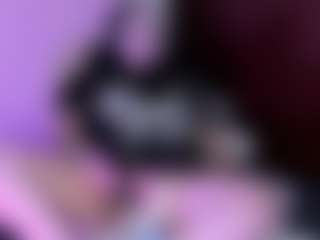 Live cam show with Bella - Flashing on Streamer API