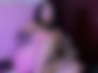 Bella's Live Sex Cam Show
