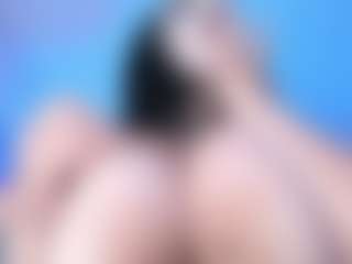 Bella's Live Sex Cam Show