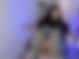 Bella's Live Sex Cam Show