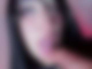 Bella's Live Sex Cam Show