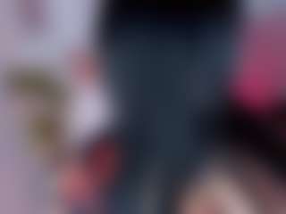 Bella's Live Sex Cam Show