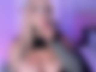 Bella's Live Sex Cam Show