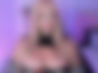 Bella's Live Sex Cam Show