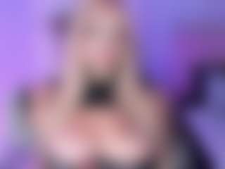 Bella's Live Sex Cam Show