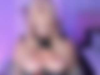 Bella's Live Sex Cam Show