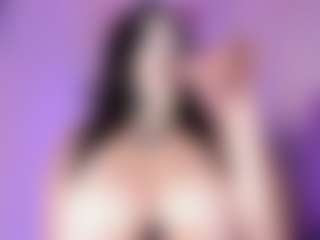Bella's Live Sex Cam Show