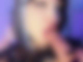 Bella's Live Sex Cam Show