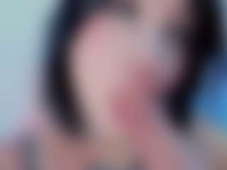 Bella's Live Sex Cam Show