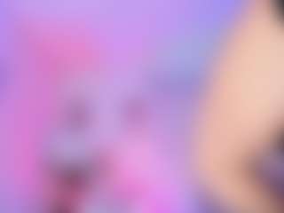 Bella's Live Sex Cam Show