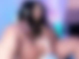 Bella's Live Sex Cam Show