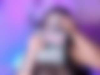 Bella's Live Sex Cam Show