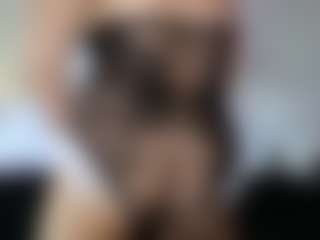 Live cam show with Emmie - Ebony on Fling VIP Chat
