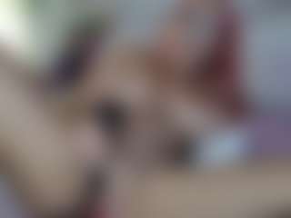 Emmie's Live Sex Cam Show