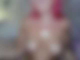 Live cam show with Emmie Ray - Strip on luckytryst.com