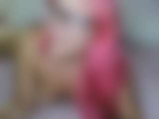 Live cam show with Emmie Ray - Wet on Camversity