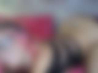 Live cam show with Emmie Ray - Gamer Black on Camsoda