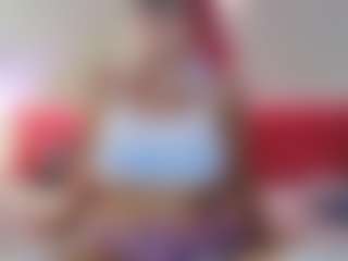 Live cam show with Emmie Ray - HD on Chatstar