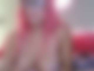 Live cam show with Emmie Ray - Moaning on infinitiblacc.com