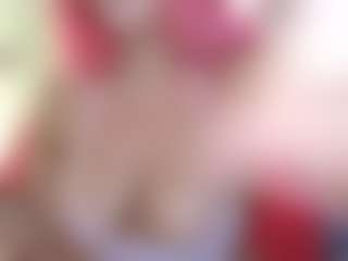Live cam show with Emmie Ray - Normal on googirlz