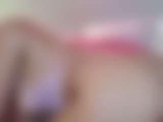 Live cam show with Emmie Ray - Normal on Stripli.com