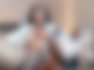 Live cam show with HOTTIE ANNETH - Lush Brown Hair on Camming Site