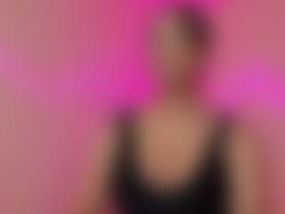 Live cam show with CarolineeGarciaa - Brown Hair on Camsoda Late Night