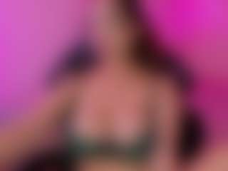 CarolineeGarciaa's Live Sex Cam Show