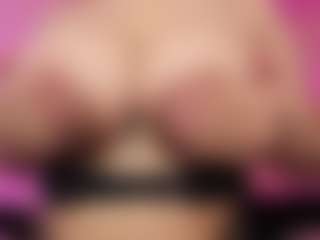 CarolineeGarciaa's Live Sex Cam Show