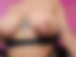 CarolineeGarciaa's Live Sex Cam Show