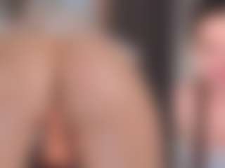 Live cam show with KateBleare - Flashing on SpankPalCams