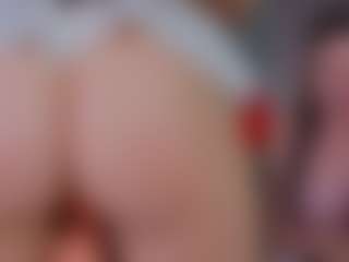 Live cam show with KateBleare - Bikini on Chatstar