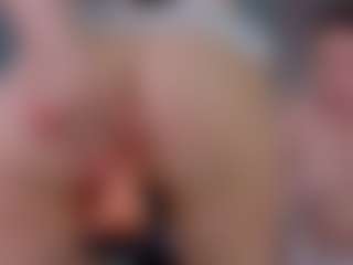 Live cam show with KateBleare - Flashing on AdultVida.com