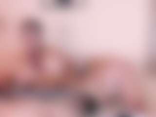 Live cam show with KatheMillerr - Living Room on Camiplay Live