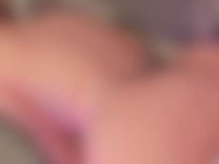 Live cam show with Samaantha-White - Spank on Camsoda