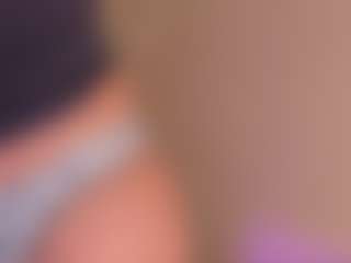 Live cam show with Samaantha-White - Tease Mature on CamClone