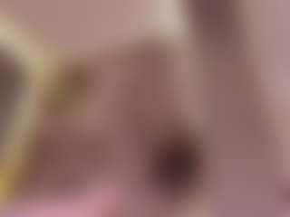 Live cam show with Samaantha-White - Athletic Dildo on Camsoda