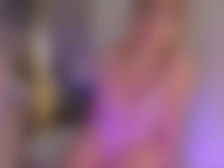 Live cam show with Samaantha-White - Gamer Athletic on Camsoda