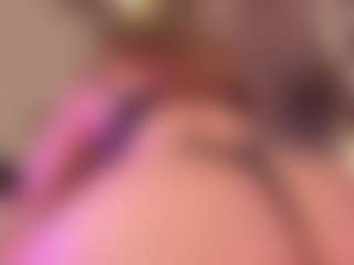 Live cam show with Samaantha-White - Big Tits on Strip Flash - Live Sex Shows