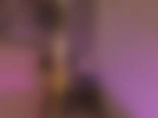 Live cam show with Samaantha-White - Athletic Dildo on Milfs Live