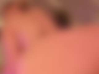 Live cam show with Samaantha-White - Shaved Pussy on Camiplay Live