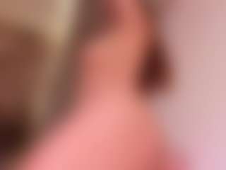 Live cam show with Samaantha-White - Strip on Camming Site