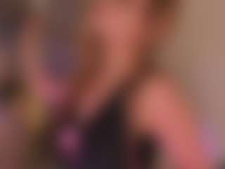 Live cam show with Samaantha-White - Tease on Camsoda